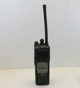 Motorola XTS5000 Full Keyboard (Model 3) VHF Radio, H18KEH9PW7AN - Zdjęcie 1 z 9