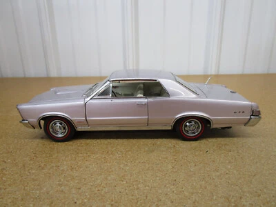 1965 Pontiac GTO DANBURY MINT 1/24 diecast car LOOSE Iris Mist Purple B3 - Image 1 of 4