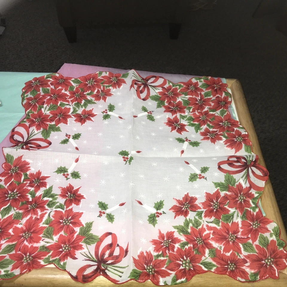 Pañuelo vintage navideño flor de pascua y velas borde festoneado Foto 1 de 4