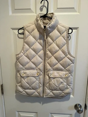 J Crew Jacket Vest Women’s S Cream Quilted Puffer Pockets Zip Neutral Minimalist - Image 1 of 4