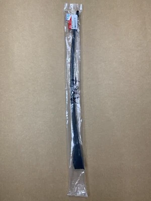 2015-2017 Kia K900 Front Windshield Pillar Molding Passenger Side Outer Glass - Image 1 of 4