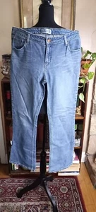 Levi Strauss Signature Low Rise Boot Cut Size Misses 16 Medium, Medium Wash Blue - Picture 1 of 10