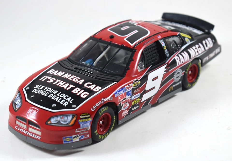 Kasey Kahne #9 Dodge Charger/ Ram Mega Cab 2005 Action NASCAR 1/24 Loose - Image 1 of 4
