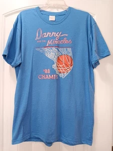 Camiseta Charlie Hustle Azul L Danny & The Miracles 88 Champs Kansas Jayhawks - Imagen 1 de 10