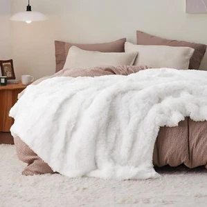 Fluffy White Blankets Queen Size for Bed, Thick Sherpa Faux Fur Fleece - Picture 1 of 5