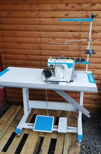 Jack E4 4 Thread High Speed Direct Drive Overlocker Industrial Sewing Machine - Picture 1 of 2