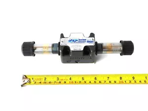 Brevini Fluid Power Hydralic Steuerventil AD3E01CW 3 M821020A ARON 308153 - Bild 1 von 5