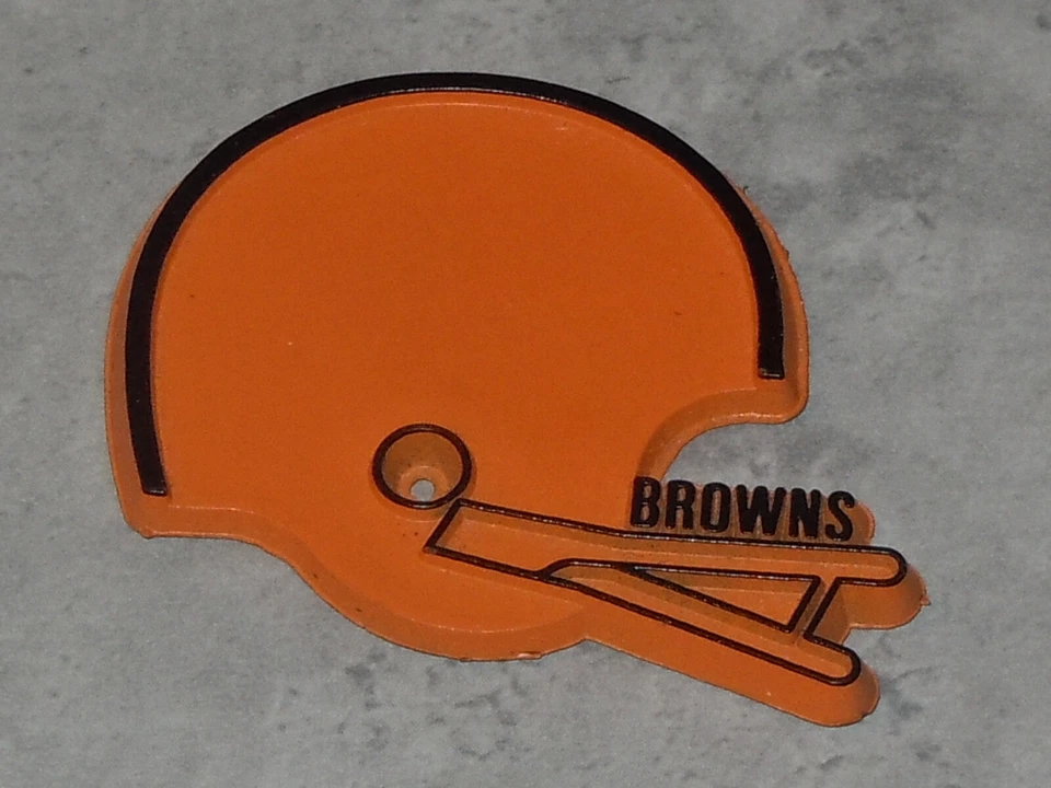 CLEVELAND BROWNS Vintage Antiguo NFL Goma Fútbol IMÁN REFRIGERADOR Tabla de Clasificación Foto 1 de 1