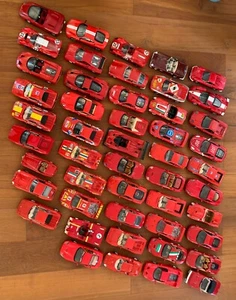 48 Ferrari Modelle 1:18 Sammlung - unbespielt - Bild 1 von 12