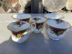 Lote de trabajo de rosas antiguas Royal Albert de 5 piezas - Imagen 1 de 3