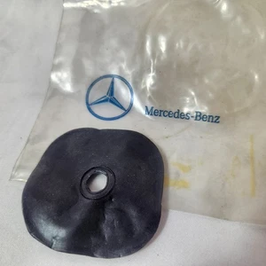 Genuine Mercedes Bumper Mount Seal New NOS W116 - Picture 1 of 3