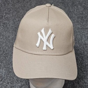 New York Yankees Hat Beige NY Logo Patch Cap Womens 9Forty New Era Snapback - Picture 1 of 7