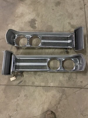 Pontiac Bonneville 1969 diestro, diestro juego de parrilla y alrededores 9796676s y 9796675s Foto 1 de 4