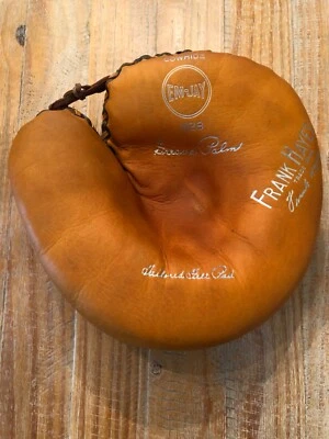 Nuevo en caja 1940 Em-Jay M 28 Guante de receptor de béisbol modelo Frank Hayes hebilla guante trasero Foto 1 de 4