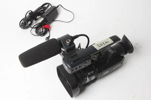 Videocámara 3CCD JVC GY-HM100U compacta de mano video profesional HD 202 horas - Imagen 1 de 6