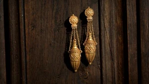 Boucles d'Oreilles Dormeuse Art Nouveau Doré Lanterne Sculpté Victorien Long EH6 - Imagen 1 de 12
