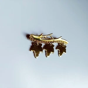 Branch W Maple Leaves Pin Brooch Gold Tone Free Gift Bag - Picture 1 of 7
