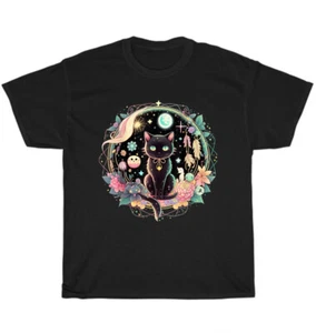 T-Shirt Fasi Lunari Cristallo Strega Carino Gatto Nero Kawaii Pastello Gotico Unisex Regalo - Foto 1 di 4