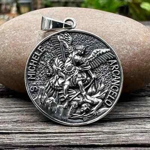 Handcrafted 925 Sterling Silver Saint Michael ArcAngelo Guardian Angel Pendant - Picture 1 of 6
