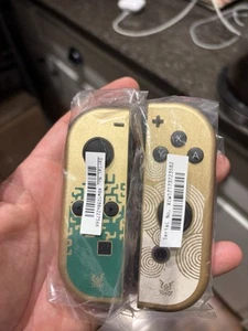 Legend of Zelda Tears of the Kingdom Official Joy Cons NEW Matching Serial - Picture 1 of 3