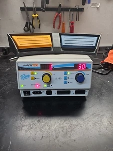 Bovie Aaron 1250 Electrosurgical High Frequency Generator A1250U Footpedal  - Foto 1 di 5