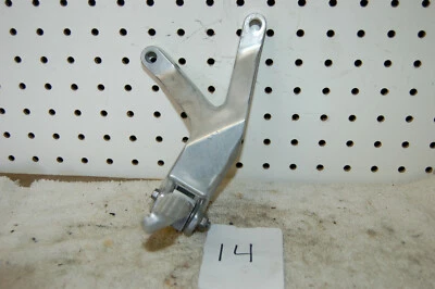 Yamaha YZF600R 1998 estriba trasera izquierda montaje soporte Foto 1 de 4