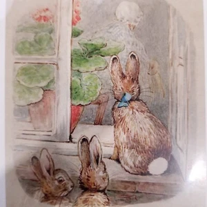 Beatrix Potter Postkarte 3 Hasen Blick aus Fenster Ostern 4 Zoll H x 6 Zoll B Neuwertig - Bild 1 von 3