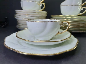 Platillos antiguos eduardianos de oro blanco Whiteley para tazas de chino hueso Aynsley c1905 - Imagen 1 de 7