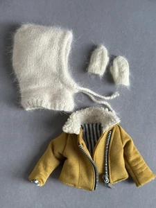 Conjunto de ropa para muñecas Paola Reina 32 cm chaqueta capucha de punto con puños nuevo - Imagen 1 de 9