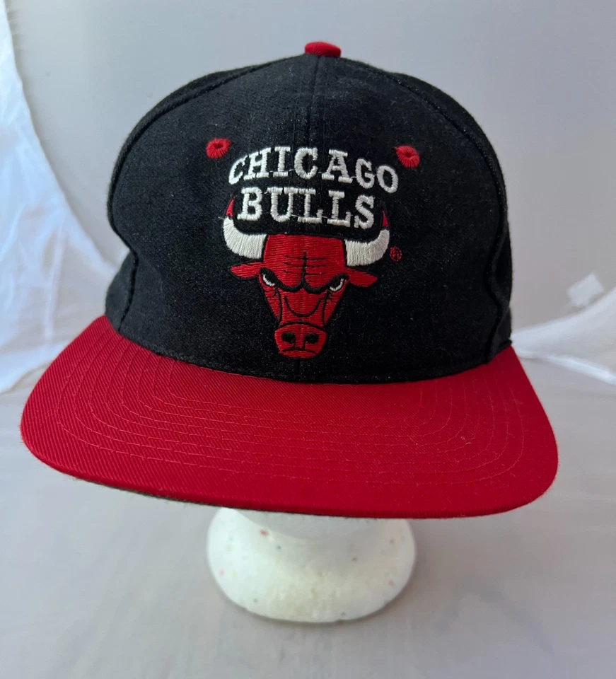 Antigo anos 90 Chicago Bull Snapback Algodão Preto/Vermelho Licenciado NBA RARO! - Imagem 1 de 4