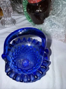 Cesta Colbolt Azul Hobnail Vidrio Borde Volantes - ¡De colección! 6”hX4”w - Imagen 1 de 5