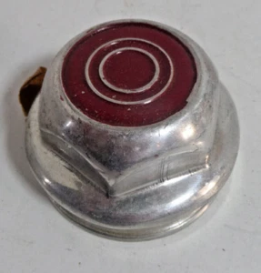 1920-40's oldsmobile hub cap NOS - Picture 1 of 3