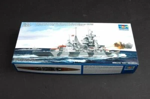 Trumpeter 05776 1/700 German Cruiser Admiral Hipper 1941 - Picture 1 of 6