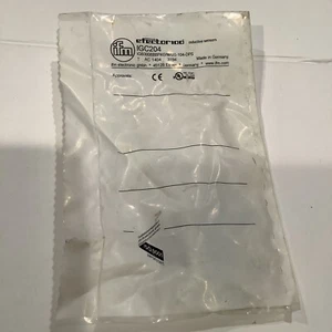 NEW IFM IGC204 INDUCTIVE PROXIMITY SENSOR IGB3008BBPKG/M/US-104-DPS - Picture 1 of 2