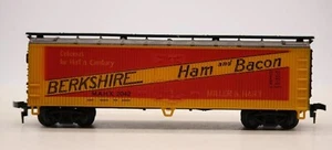 Miller & Hart Berkshire Ham & Bacon MAHX #2042 HO 40' Box Car 1:87 Scale - Picture 1 of 4