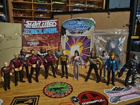 Playmates Star Trek: The Next Generation 12 Figure Lot Kirk Picard Data Riker Cover