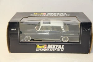 1/18 REVELL MERCEDES-BENZ 300 SE, BLUE , 8919 , PLEASE READ - Picture 1 of 10