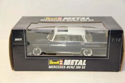 1/18 REVELL MERCEDES-BENZ 300 SE, BLUE , 8919 , PLEASE READ - Image 1 of 4