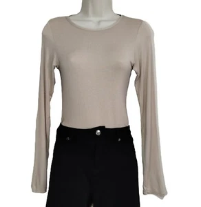 PrettyLittleThing Bodysuit Womens Size 4 Beige Round Neck Long Sleeve Stretch - Foto 1 di 12