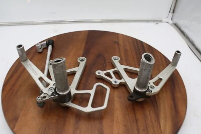 Juego de pedales traseros Kawasaki ZZR 600 1990-2008 recambio Foto 1 de 4