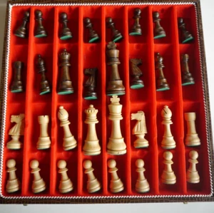 Alte Schachfiguren Holz - Kompletter Satz - 4,7 bis 9 cm - Bild 1 von 5