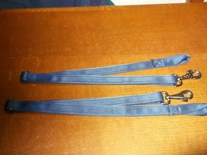 Beinriemen x 2 mit Clip und Schlaufe. Verschiedene Farben. Starkes weiches Kissennetz - Bild 1 von 5