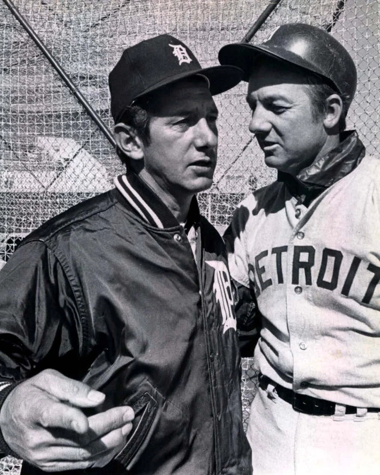 Manager Billy Martin & Al Kaline - Tigres 8x10 foto en blanco y negro Foto 1 de 1