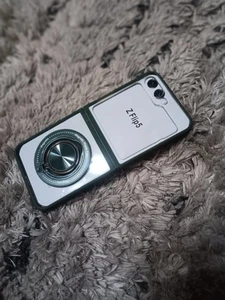 Samsung Galaxy Z Flip 5 - Transparent / Vert chasseur - Photo 1 sur 3