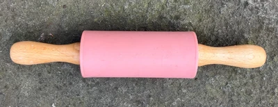 Mini rodillo de silicona con asas de madera rosa de 9 pulgadas ideal para niños o masa de juego Foto 1 de 3