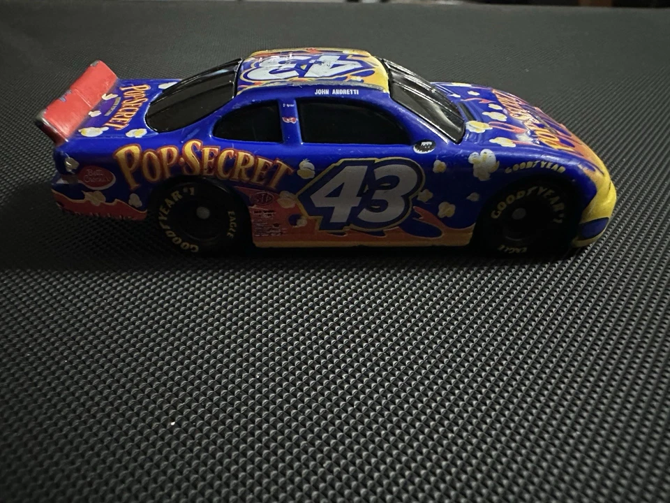 Coche de promoción Nascar Pop Secret #43 Richard Petty escala 1/64 sellado Foto 1 de 4