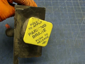 281946 PP-5 DASH BOARD PARKING BRAKE VALVE PULL SWITCH - Picture 1 of 6