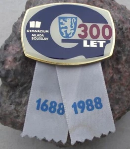1988 Gymnazium Mlada Boleslav 300th Anniversary 1688 School Ribbon Pin Badge - Bild 1 von 2