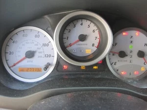 2004 Toyota Rav4 instrument speedometer gauge cluster 277,132 K automatic trans - Picture 1 of 1
