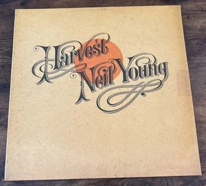 NEIL YOUNG HARVEST Vinyl Record LP ~ REPRISE RECORDS TEXTURED COVER W/ LYRICS - Imagen 1 de 7